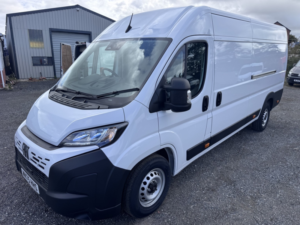 2025 Fiat Ducato 2.2 Ducato Maxi 35 L4h2 Mjet3 140ps Xlwb. Only 11600 Miles in White — image 4
