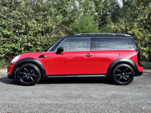 2011 MINI Clubman 1.6 Cooper D Clubman in Red — image 6