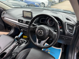 2014 Mazda Mazda3 2.0 Skyactiv-G Sport Nav Euro 5 (s/s) 5dr in Grey — image 3