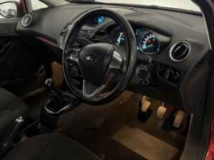 2015 Ford Fiesta 1.0 Zetec in Red — image 5