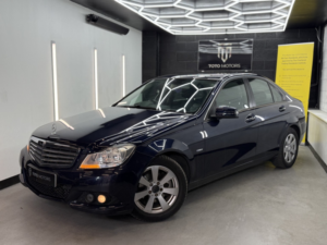 2011 Mercedes-Benz C Class 2.1 C200 Cdi Blueefficiency Se in Blue — image 6