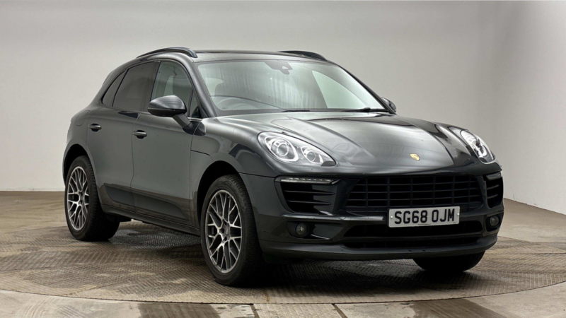 2018 Porsche Macan 2.0 T in Grey — image 1