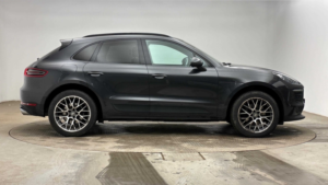 2018 Porsche Macan 2.0 T in Grey — image 2