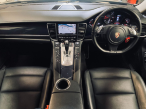 2013 Porsche Panamera D V6 Tiptronic in Black — image 2