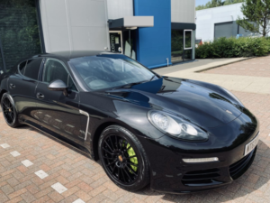 2013 Porsche Panamera D V6 Tiptronic in Black — image 3