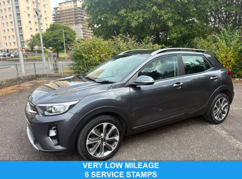 2019 Kia Stonic 1.4 2 SUV 5dr Petrol Manual Euro 6 (s/s) (98 Bhp) in Grey — image 1