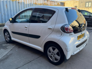 2011 Toyota Aygo 1.0 Vvt-I Go Multimode Euro 5 5dr (ac) in White — image 2