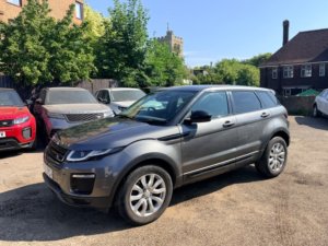 2016 Land Rover Range Rover Evoque Td4 Se Tech in Grey — image 2