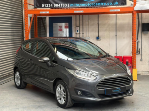 2015 Ford Fiesta 1.25 Zetec Euro 6 3dr in Grey — image 5