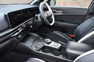 2025 Kia Sportage 1.6 H T-Gdi Gt-Line SUV 5dr Petrol Hybrid Auto Euro 6 (s/s) (235 Bhp) in Grey — image 4