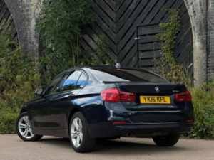2016 BMW 3 Series 1.5 318i Sport Euro 6 (s/s) 4dr in Blue — image 4