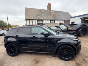 2017 Land Rover Range Rover Evoque Td4 Hse Dynamic in Black — image 4