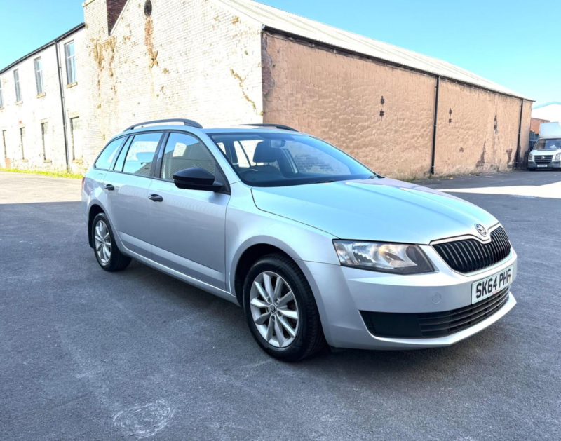 2014 Skoda Octavia 1.6 Tdi S Euro 5 (s/s) 5dr in Silver — image 1