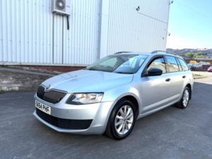 2014 Skoda Octavia 1.6 Tdi S Euro 5 (s/s) 5dr in Silver — image 3