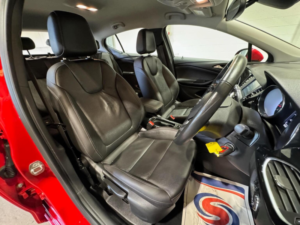 2017 Vauxhall Astra 1.4i Turbo Elite Euro 6 5dr in Red — image 3