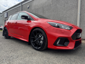 2018 Ford Focus 2.3 T Ecoboost Rs Red Edition in Red — image 5