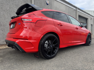 2018 Ford Focus 2.3 T Ecoboost Rs Red Edition in Red — image 6