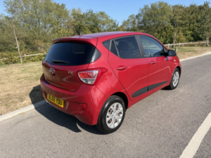 2017 Hyundai I10 1.0 I10 Go! 1.0 in Red — image 3