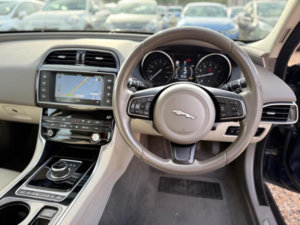 2016 Jaguar Xe 2.0 Gtdi Prestige Auto Euro 6 (s/s) 4dr in Blue — image 2
