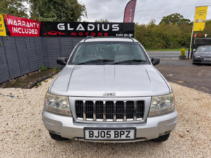 2005 Jeep Grand Cherokee 4.7 Overland 4WD 5dr in Silver — image 2