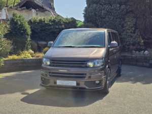 2015 Volkswagen Transporter 2.0 Tdi T28 Highline in Brown — image 3