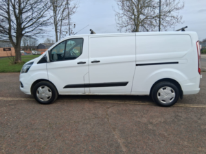 2020 Ford Transit Custom 2.0 320 Ecoblue Trend Panel Van 5dr Diesel Manual L2 H1 Euro 6 (s/s) (105 Ps) in White — image 2