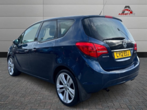 2012 Vauxhall Meriva 1.4 T 16v Se in Blue — image 3