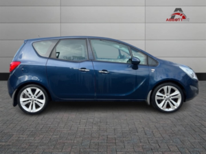 2012 Vauxhall Meriva 1.4 T 16v Se in Blue — image 6