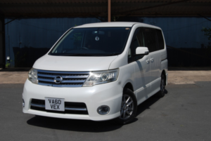 2010 Nissan Serena Highwaystar V Selection in White — image 3