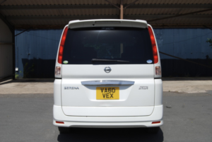 2010 Nissan Serena Highwaystar V Selection in White — image 5