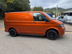 2004 Volkswagen Transporter in Red — image 4
