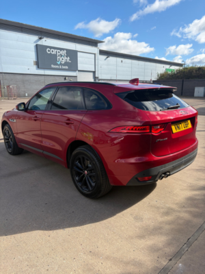 2017 Jaguar F-Pace 2.0 D180 R-Sport SUV 5dr Diesel Auto AWD Euro 6 (s/s) (180 Ps) in Red — image 3