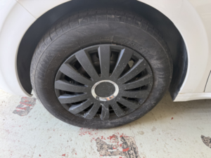 2015 Peugeot 208 1.2 Vti Puretech Access+ in White — image 2