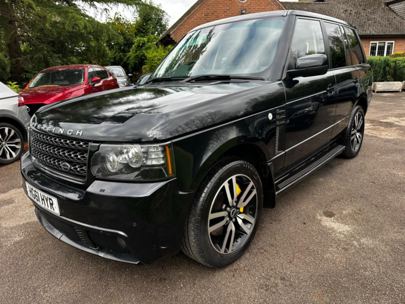 2011 Land Rover Range Rover 4.4 Td V8 Vogue in Black — image 1