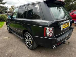 2011 Land Rover Range Rover 4.4 Td V8 Vogue in Black — image 2