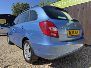 2014 Skoda Fabia 1.2 Tsi Se in Blue — image 4
