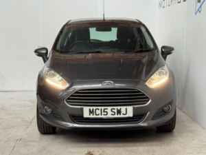 2015 Ford Fiesta 1.25 Zetec Euro 6 3dr in Grey — image 2