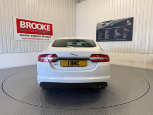 2012 Jaguar Xf 2.2d Luxury Auto Euro 5 (s/s) 4dr in White — image 5
