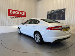 2012 Jaguar Xf 2.2d Luxury Auto Euro 5 (s/s) 4dr in White — image 6