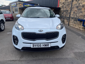 2016 Kia Sportage 1.7 Crdi 1 Euro 6 (s/s) 5dr in White — image 2