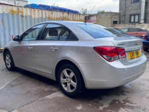 2011 Chevrolet Cruze 1.6 Ls Auto Euro 5 4dr in Silver — image 2