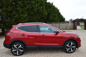 2019 Nissan Qashqai 1.3 Dig-T Tekna in Red — image 4