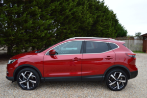 2019 Nissan Qashqai 1.3 Dig-T Tekna in Red — image 5