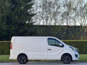 2016 Vauxhall Vivaro 1.6 Cdti 2700 Biturbo Ecoflex Sportive L1 H1 Euro 5 (s/s) 5dr in White — image 2