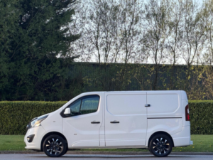 2016 Vauxhall Vivaro 1.6 Cdti 2700 Biturbo Ecoflex Sportive L1 H1 Euro 5 (s/s) 5dr in White — image 4
