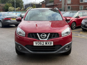 2012 Nissan Qashqai 1.5 Dci N-Tec+ 2WD Euro 5 5dr in Red — image 2