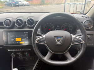 2022 Dacia Duster 1.0 Tce Comfort SUV 5dr Bi Fuel Manual Euro 6 (s/s) (100 Ps) in Orange — image 4
