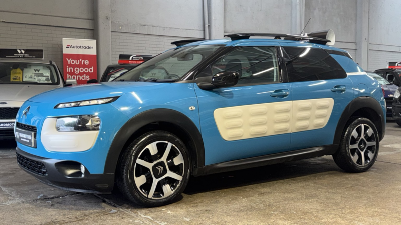 2018 Citroen C4 Cactus 1.2 Puretech Flair Edition Blue 5dr 1 Keeper+panroof+satnav+8 Stamps in Blue — image 1