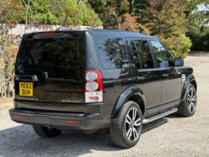 2012 Land Rover Discovery 4 3.0 Sd V6 Hse in Black — image 3
