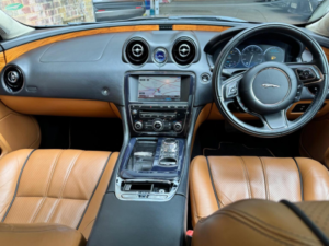 2010 Jaguar Xj 5.0 V8 Premium Luxury Auto Euro 5 4dr (lwb) in Other — image 4